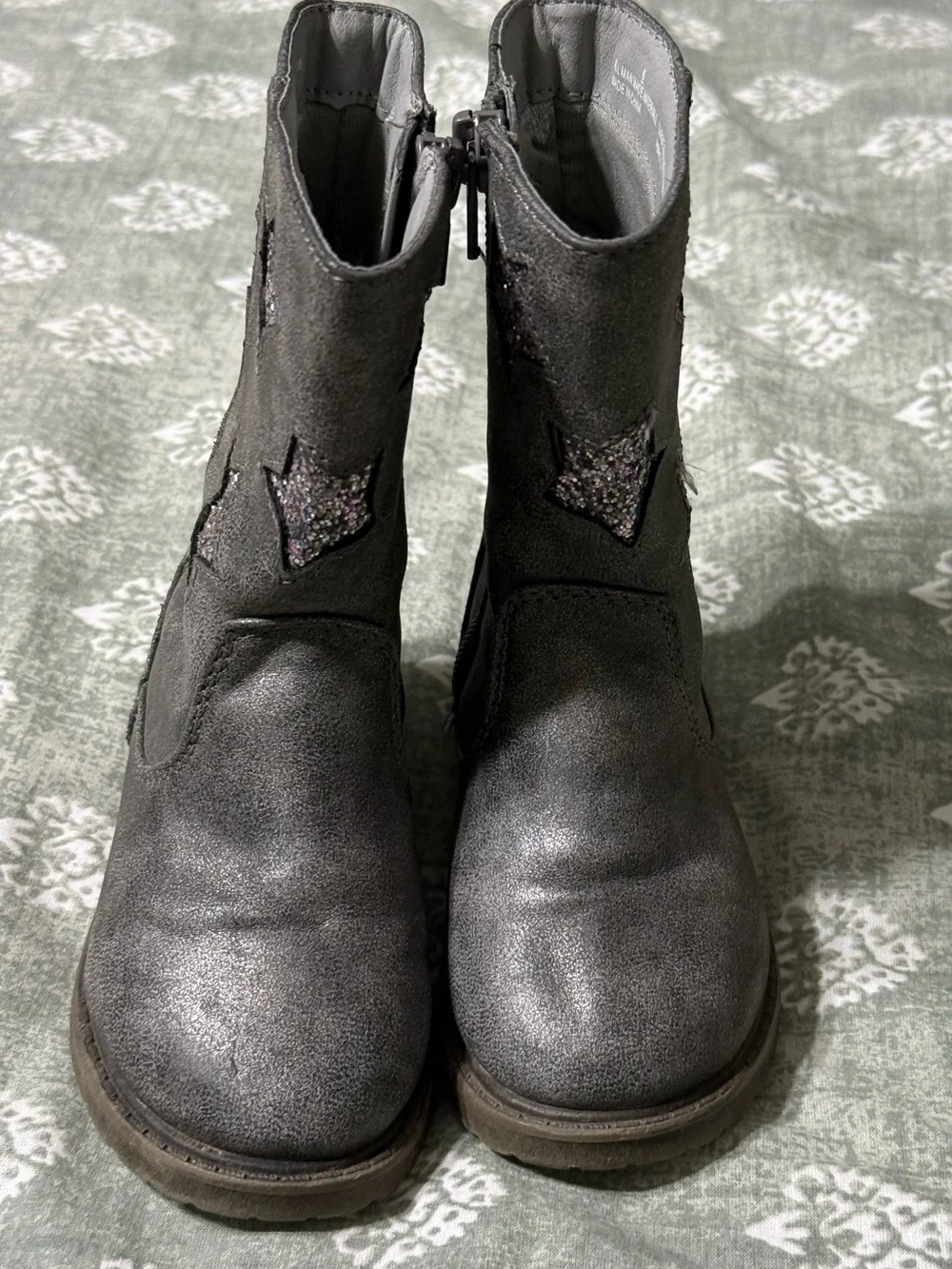 Cat & Jack Gray Star Sparkle Girl’s Toddler Boots size 6